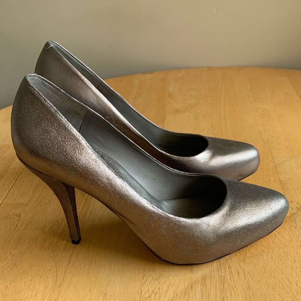 Banana Republic pumps heels size 10